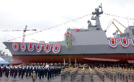 11월 12일 경남 대우조선소에서 진수식을 갖은 한국형 구축함(KDX-Ⅱ) 3번함 '대조영함' 의 위용 